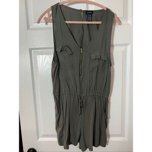 Justify Olive Green Sleeveless Romper | Size L